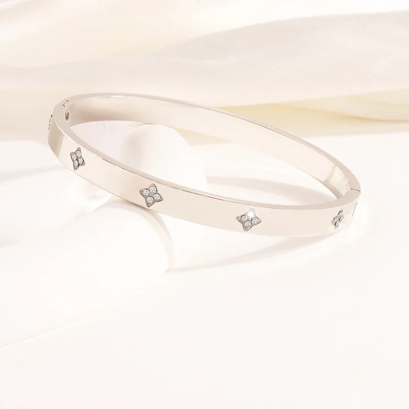 Pulseira Dourada em Aço Inoxidável com Zircônias